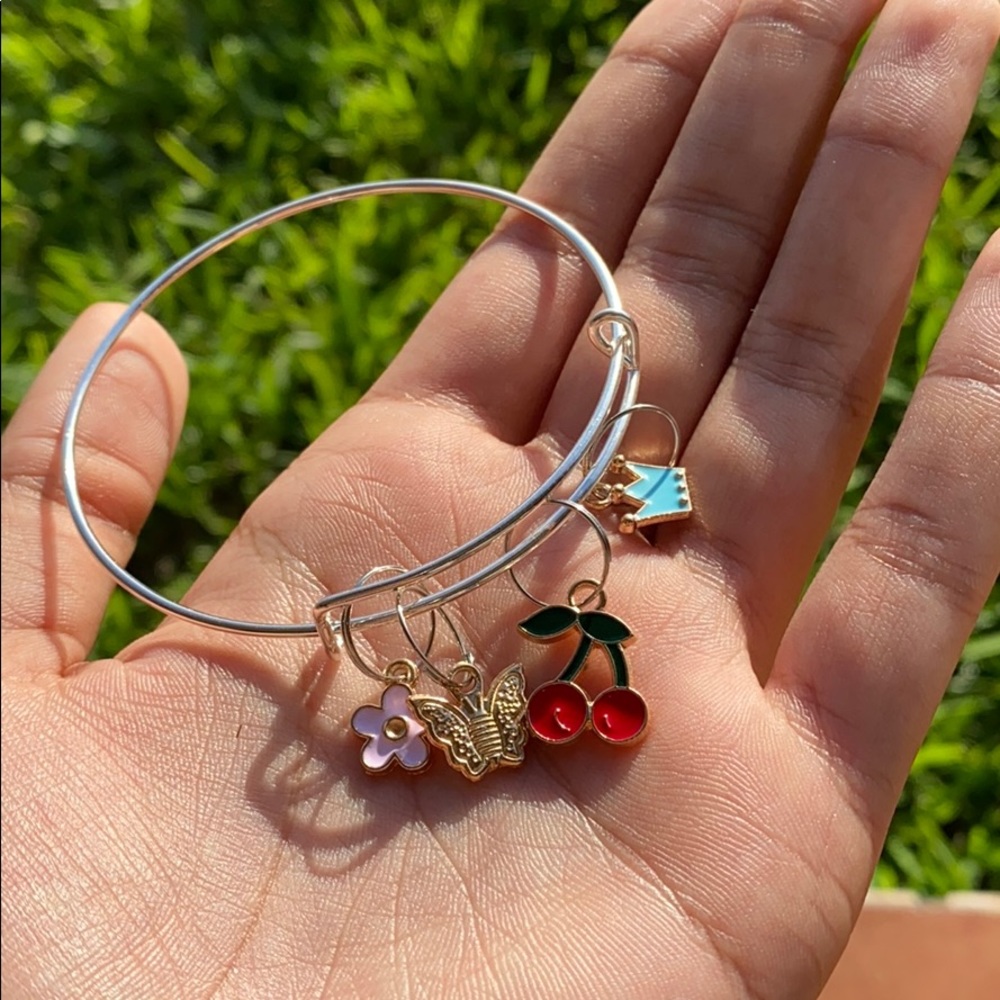Charm bracelet
